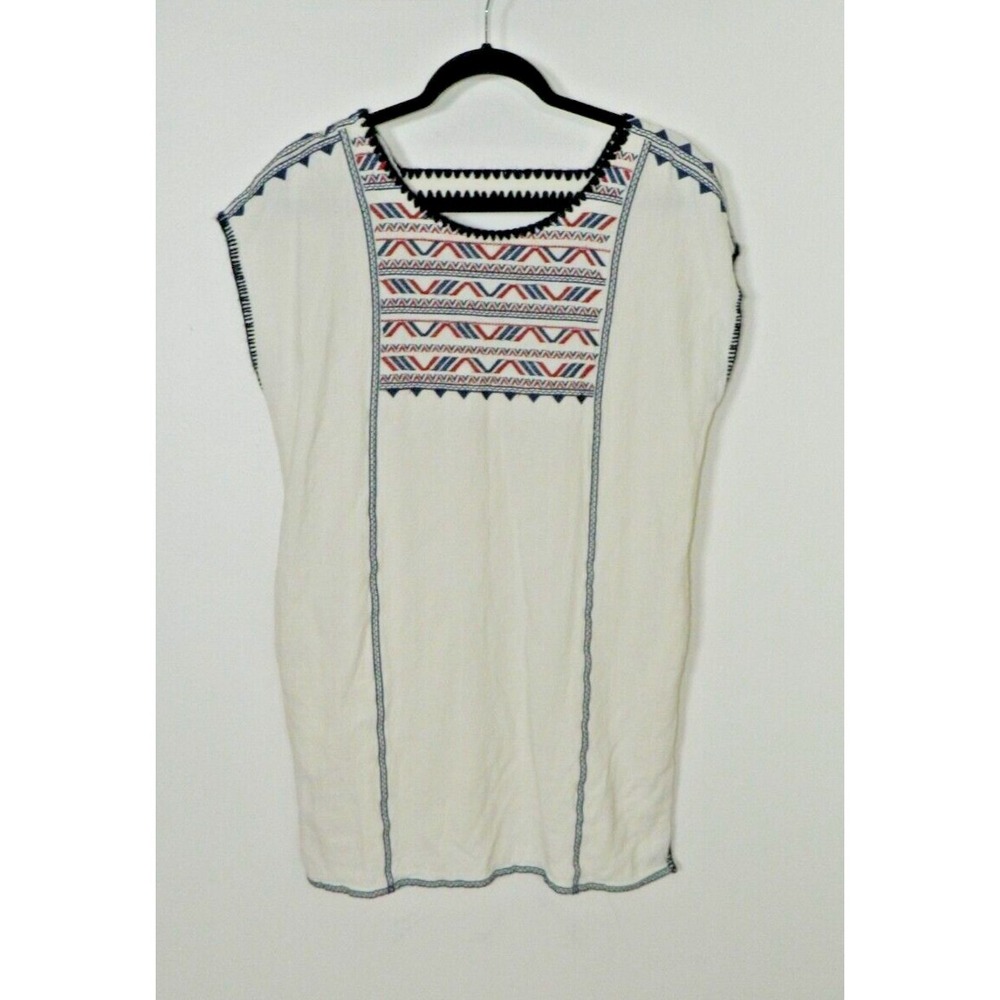 ASTR Dress Size Small White Embroidered Aztec Cut Out‎ Back Mini Boho Summer